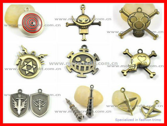 Fashion Brushed Anti Brass Metal Craft Pendant