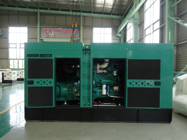 125kVA Cummins Soundproof Diesel Generator (GDC125*S) 50/60Hz