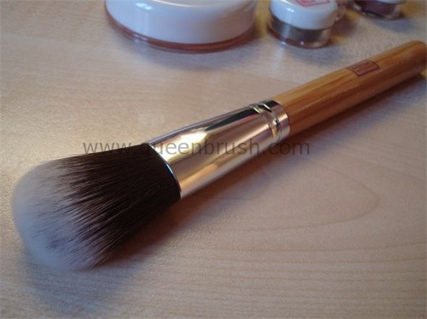 High-End Bamboo Handle Goat Hair Cosmetic Brush Powder Brush