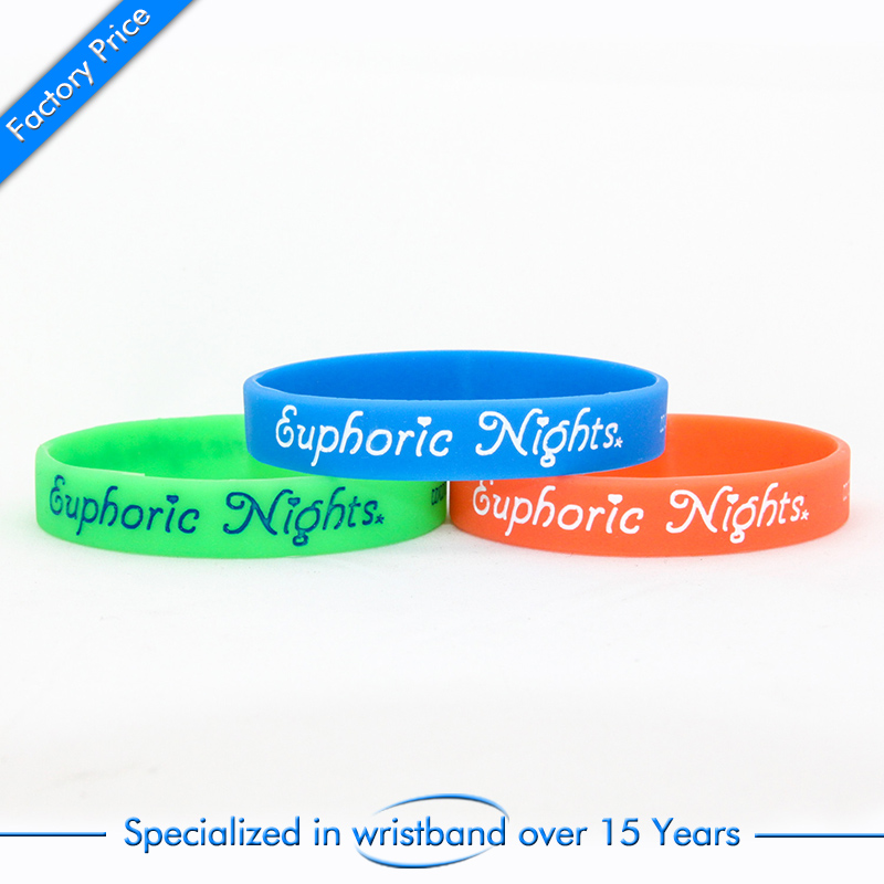 China Wholesale Cheap Silicone Bracelet or Wristband with Customized Logo