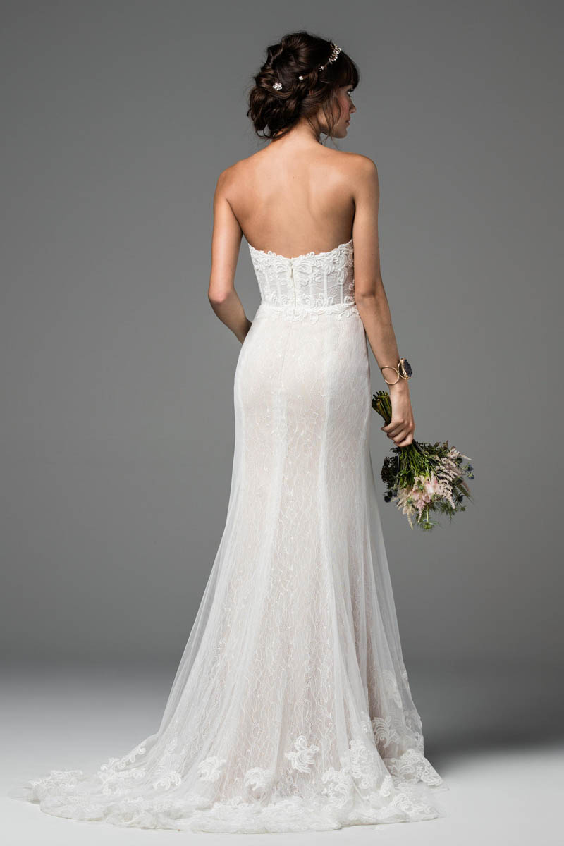 Exposed Boning Bodice Wedding Dress with Welcomed Edge to The Sweet Lace