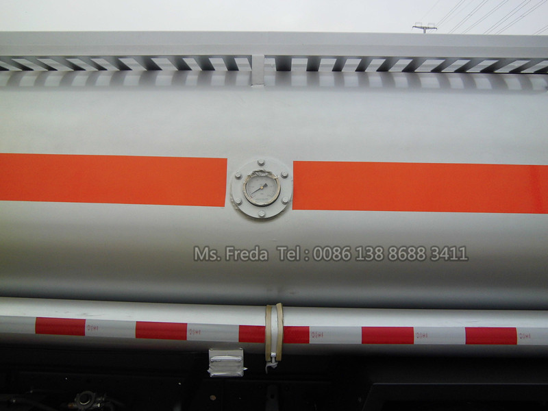 3000 -8000L Jmc 4X2 Small Refuel Tank Truck