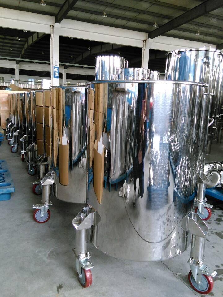 Stainless Steel Wheeled Wine Transfer Barrels