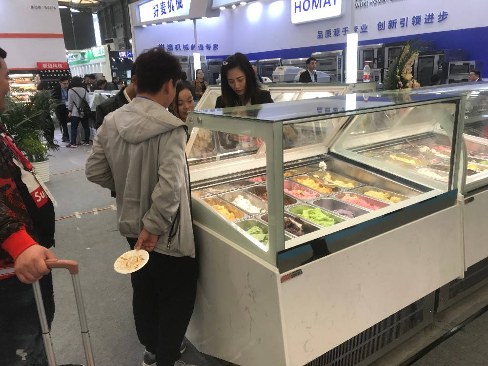 ice cream display freezer case