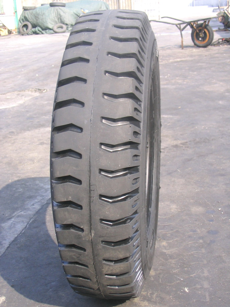 Common Quality Tire and Tub for Wheel Barrow (400-8)
