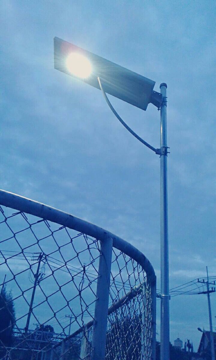 15W Integrated Solar Street Light with Solar Panel for Pathway, Garden Lighting