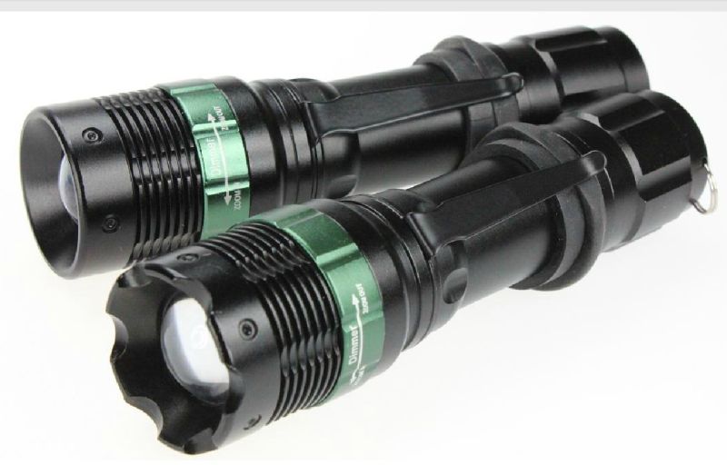 Dimmer Mechanical Zooming Q5 LED Flashlight