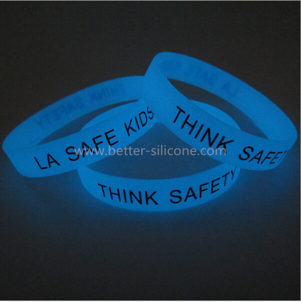 Fashionable Glow in The Dark Silicone Bracelet