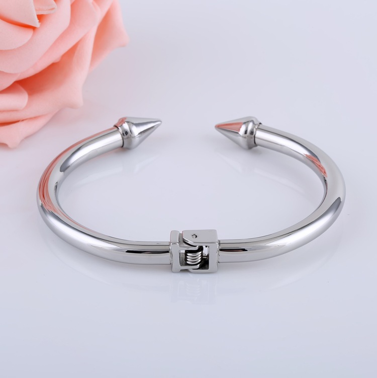 Stainless Steel Bracelet Fashion Jewelry Nail Bracelet (hdx1003)