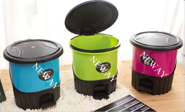 Recycling Colored Plastic Waste Bin