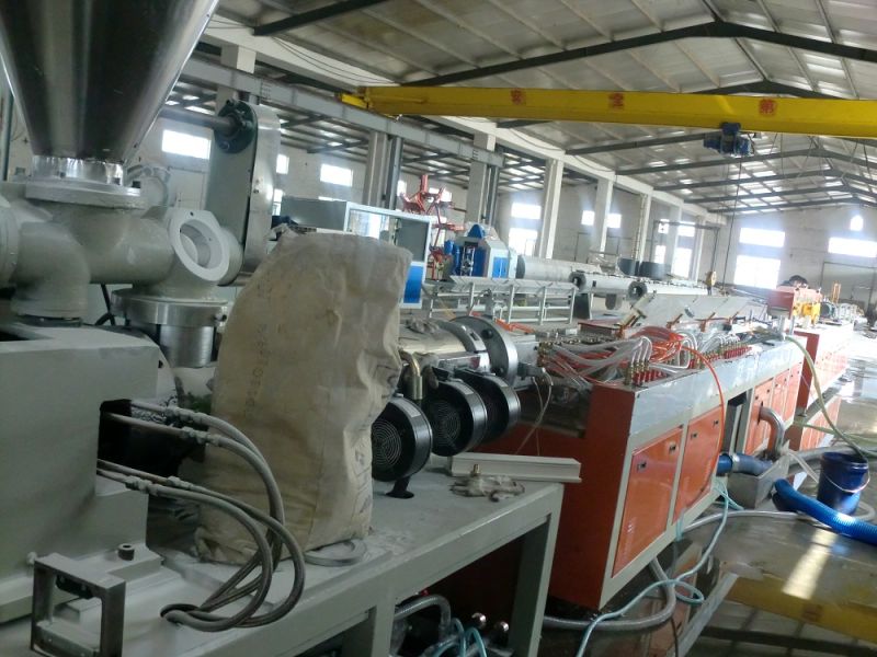 PVC/WPC Plastic Window Profile Extruder Machine Production Extrusion Line