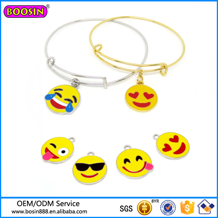 Fashion Jewelry Bracelet with Love Heart Shape Pendant Wholesale