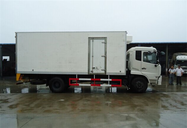 Dongfeng Tianjin 10-12 Ton Refrigerator Truck