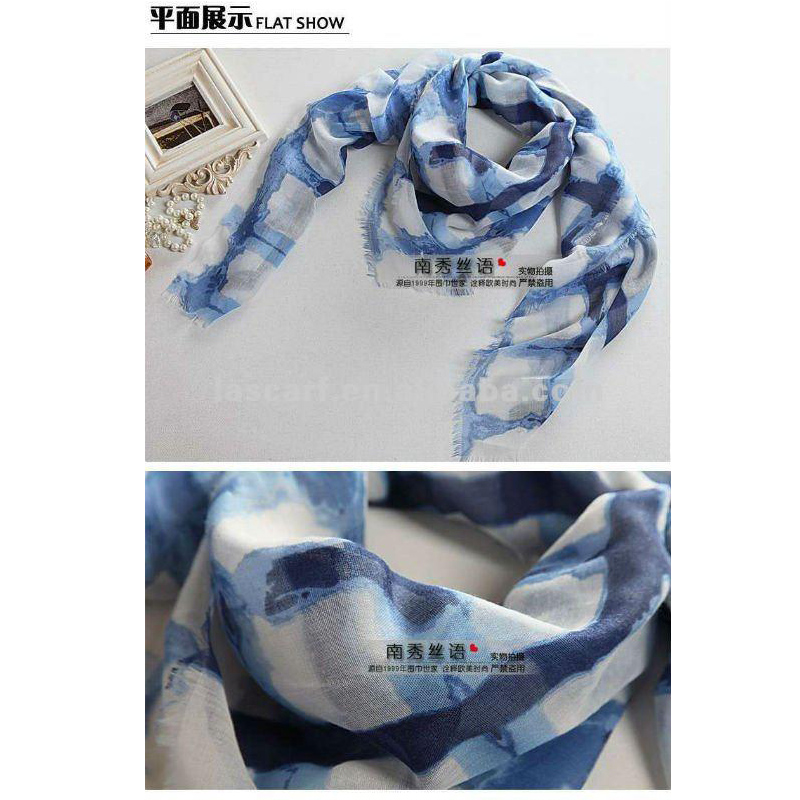 Popular Fashion Pattern Square Scarf