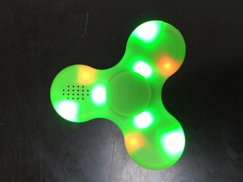 2017 Hot Sale LED with Bluetooth Speaker Fidget Spinner