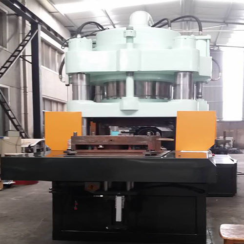 High Efficiency Sports Equipment Injection Molding Machine