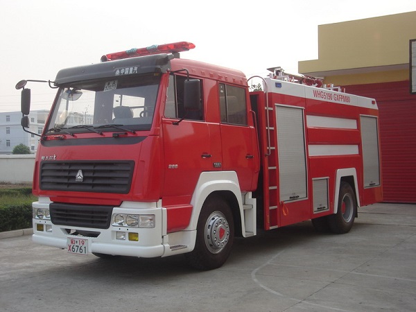 Sinotruk 8000L Water&Foam Tanker Fire Truck
