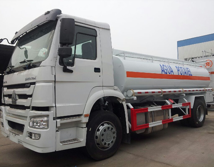 Sinotruck HOWO 6X4 20m3/20000L Capacity Water Tank Truck