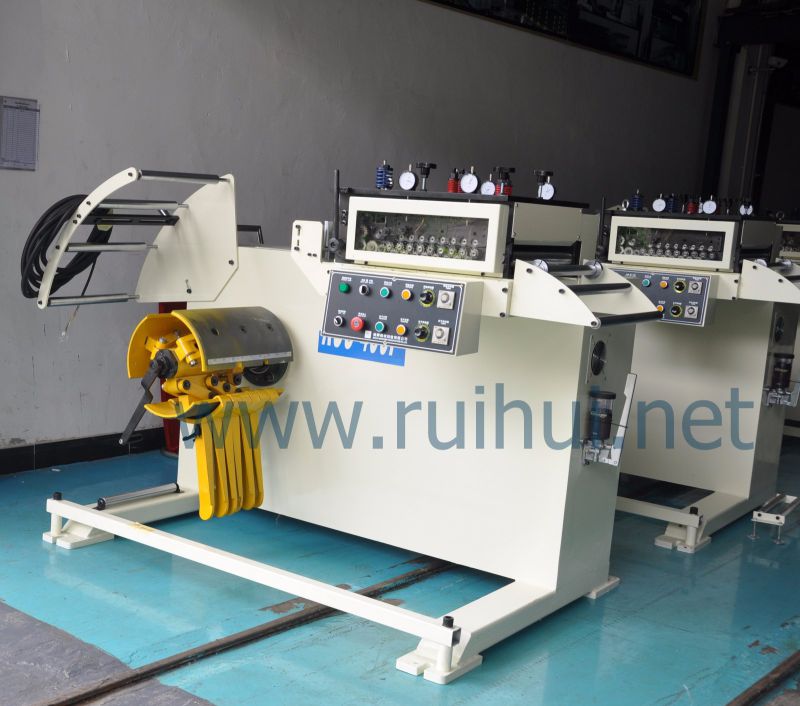 Straightener Machine Which Have Back up Rolls