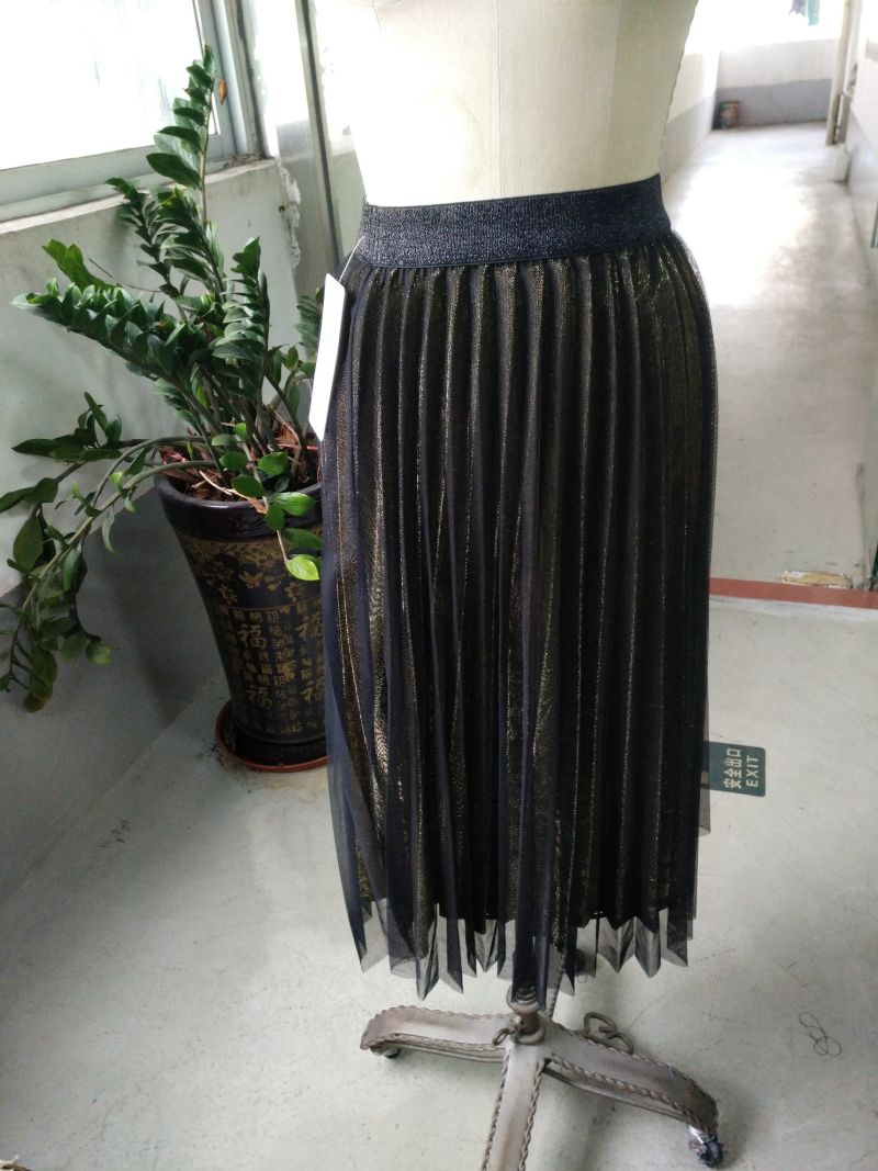 Lady's Metallic Color Pleated Breathable Skirt