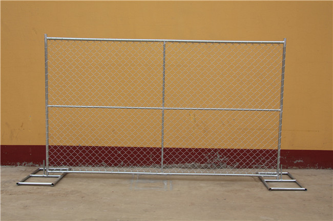 Cross Barce Chain Link Fence