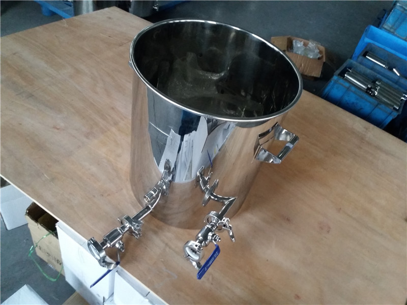 Stainless Steel Brew Kettle with Coil and Level Gauge