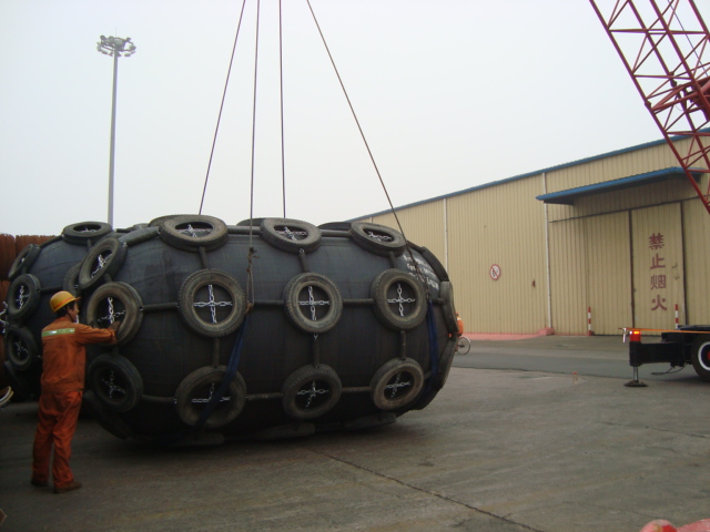 Natural Rubber Boat Fender Used for Ship Protection