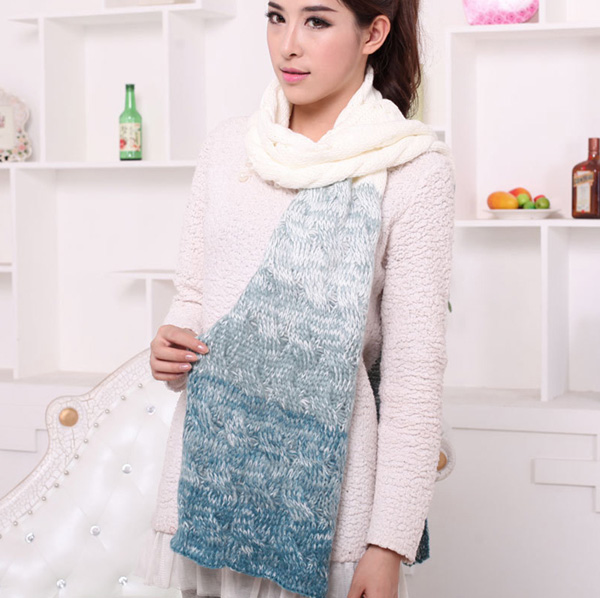 Fashion New Design Winter Warm Knitted Scarf for Ladies