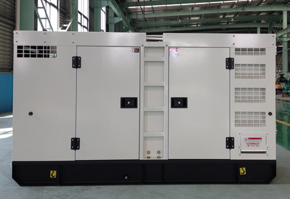 CE Approved 75kVA/60kw Cummins Diesel Generating Set (4BTA3.9-G11) (GDC75*S)