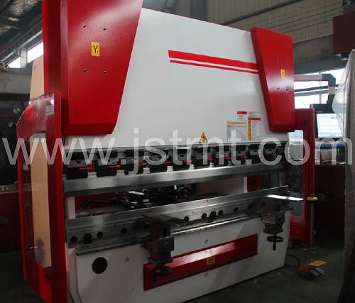 CNC Hydraulic Press Brake, Hydraulic Bending Machine, CNC Press Brake (125T 3200 DA66W 4+1axes)