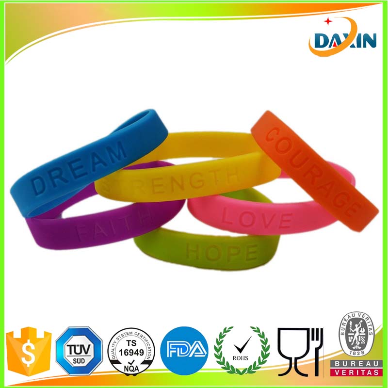 Factory Direct Sales Eco-Friendly Fashion Engraved Flower Silicone Bracelet