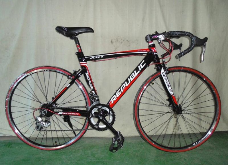 Popular Road Bike, Alloy 6061 Frame Racing Bicycles (FP-RB-08)