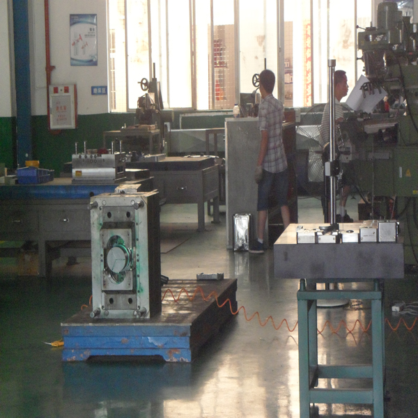 Plastic Injection Mould for Original Manufacture (YW1)