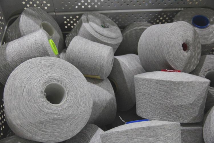 China Wholesale 100% Pure Cashmere Yarn for Weaving and Sewing Knitting