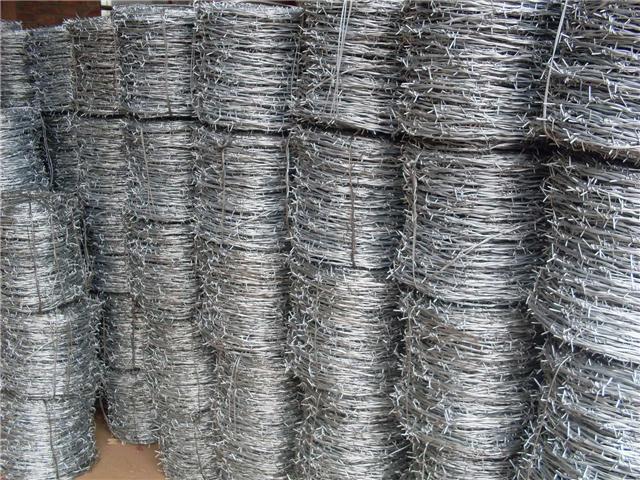 Green PVC Barbed Wire Used in Protection