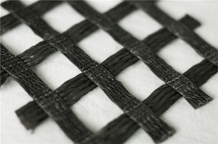 200kn/M Bitumen / PVC Coated Warp Knitting Polyester Geogrid