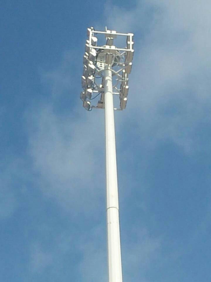 30m High Mast Lighting with 2000W Metal Halide Light