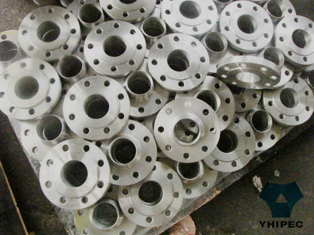 Weld Neck (WN) RF Alloy Steel Flange