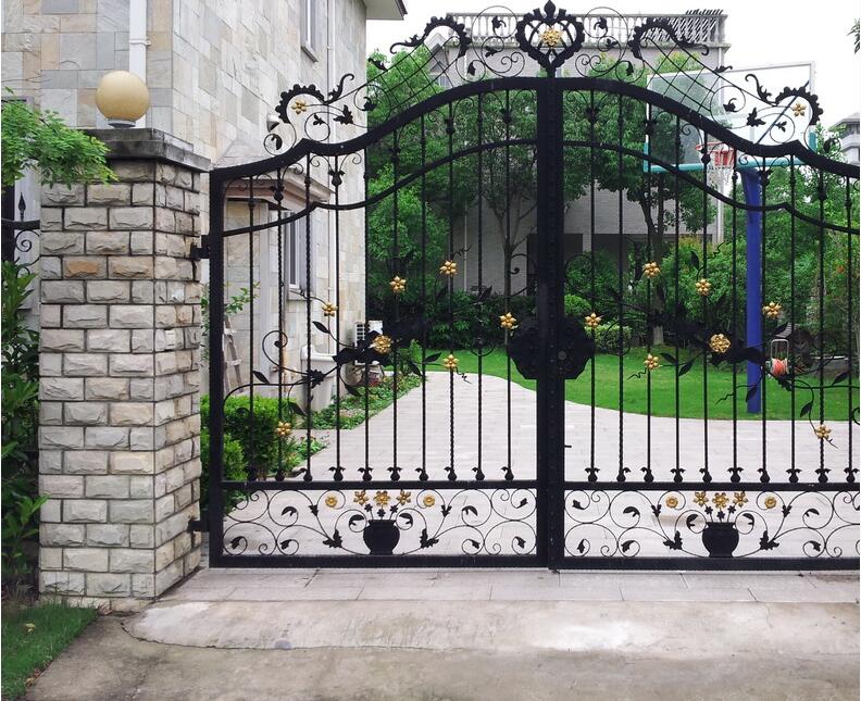 Wrought Iron Decorative Gate with Metal Iron Crafts