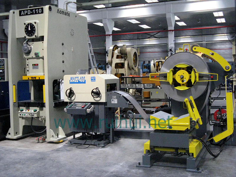 Coil Sheet Automatic Feeder with Straightener for Press Line Use in Household Appliances Manufacturers