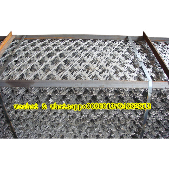 Welded Razor Wire Mesh in Pallet