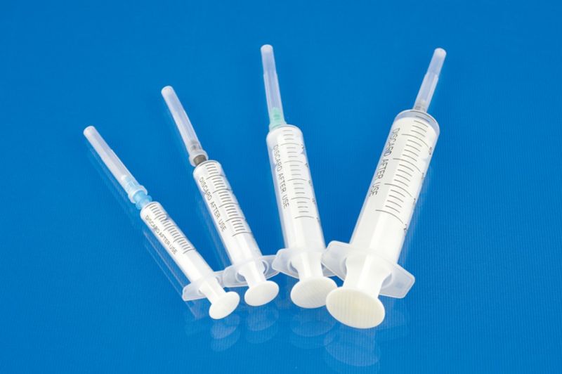 Two Parts Syringe with Needle