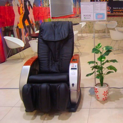 Irest Reclining Massage Chair Currency Operated in Airport