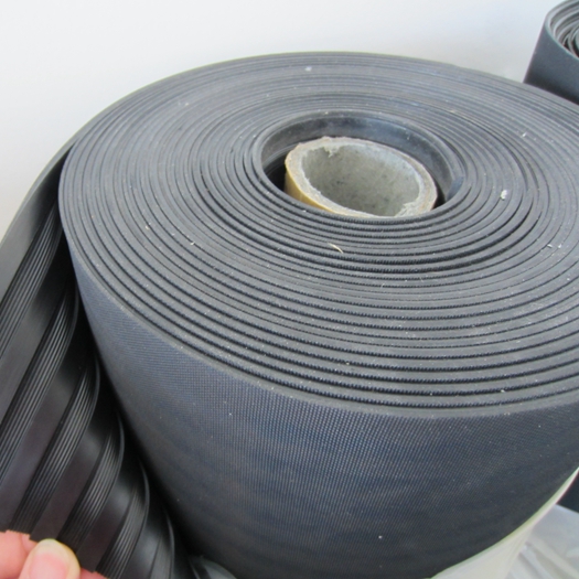 Fine/Broad Corrugated Ribbed Rubber Floor Mats in Rolls