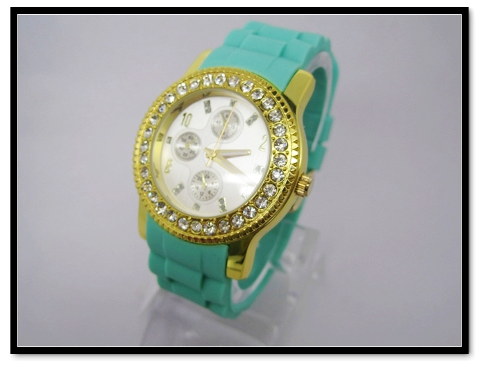 Hanglee-1524 Wholesale Silicone Band Gold Plated Wrist Watches