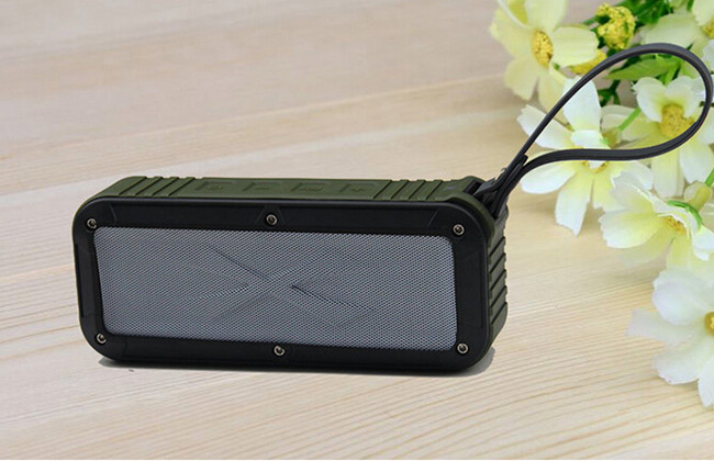 IP6 Waterproof Wireless Portable High End Outdoor Bluetooth Speaker with Bike Mount