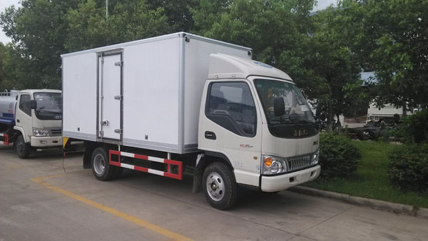 JAC 200HP 371HP Freezer Truck