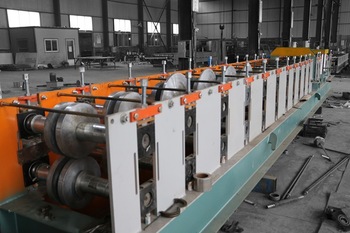 Full Automatic Multi Model Hydraulic Cutting C Purlin Roll Forming Machine