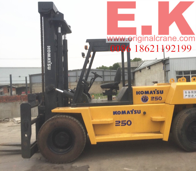 Japanese Komatsu Diesel Forklift Truck  (FD250-7)