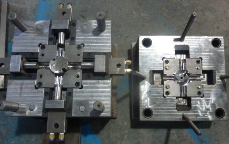 PVC/PP Electrical Box Mould in Zhejiang Taizhou (0110)